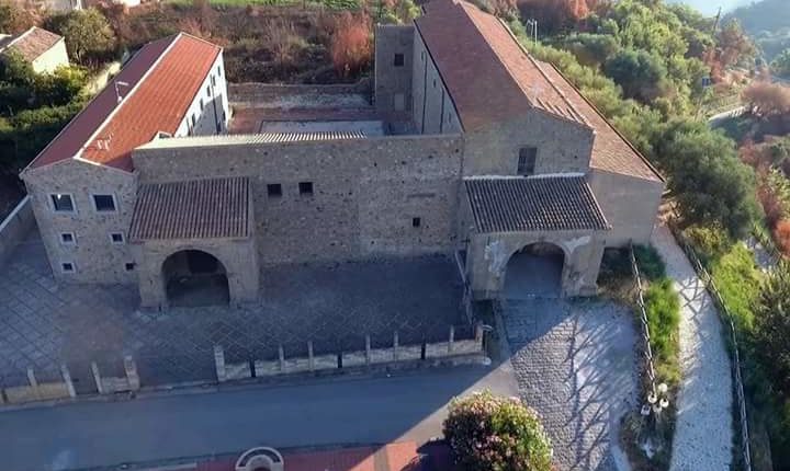 Chiostro minori osservanti Naso