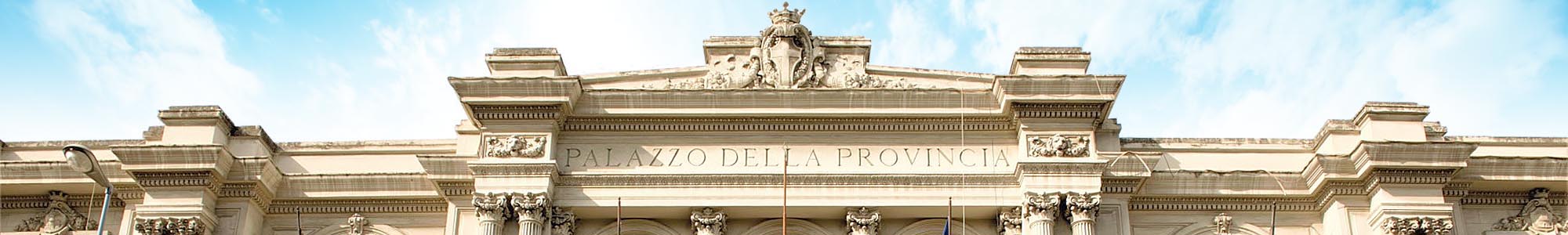 facciata del palazzo della città metropolitana di messina